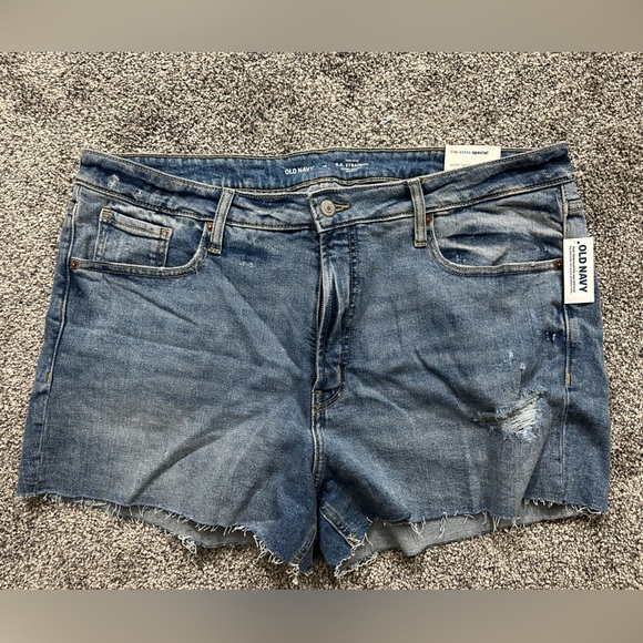 NWT Size 18 Old Navy OG straight denim shorts - Picture 1 of 5